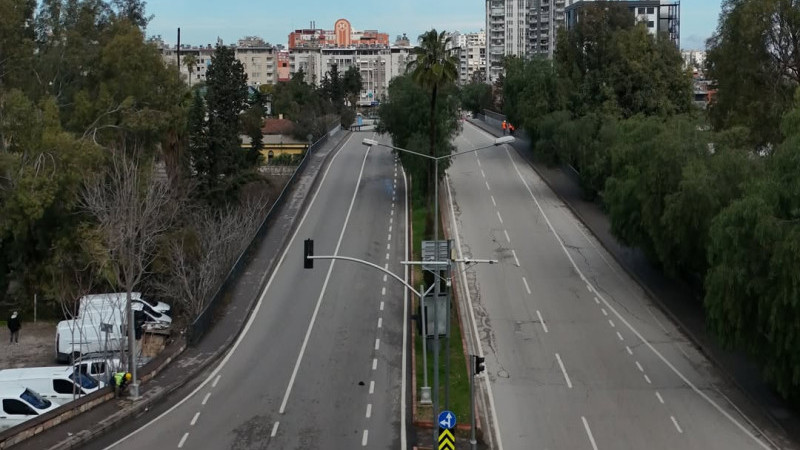 KENTİN SİMGESİ KASIM GÜLEK YIKILIYOR