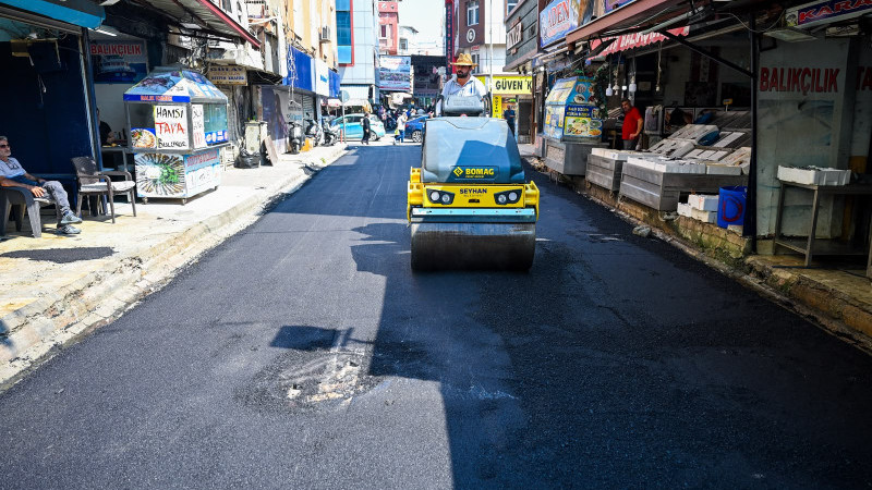 BALIKÇILAR PAZARINDA ASFALT ÇALIŞMASI